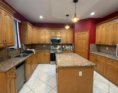 127 Saratoga Boulevard W - Photo Thumbnail 34