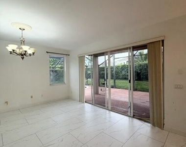 127 Saratoga Boulevard W - Photo Thumbnail 20