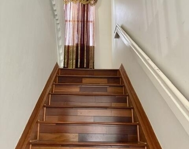 127 Saratoga Boulevard W - Photo Thumbnail 13