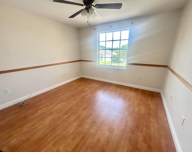 127 Saratoga Boulevard W - Photo Thumbnail 46