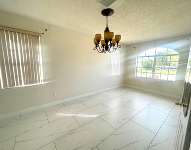 127 Saratoga Boulevard W - Photo Thumbnail 28