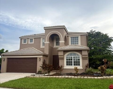 127 Saratoga Boulevard W - Photo Thumbnail 1