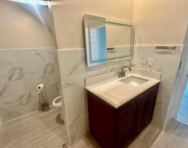127 Saratoga Boulevard W - Photo Thumbnail 37