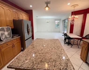 127 Saratoga Boulevard W - Photo Thumbnail 36