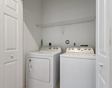 1561 Se Wilshire Place - Photo Thumbnail 11