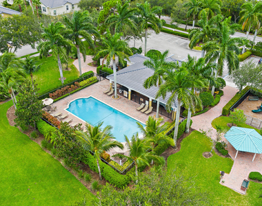 1561 Se Wilshire Place - Photo Thumbnail 13