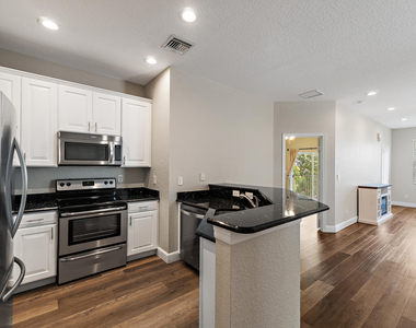 1561 Se Wilshire Place - Photo Thumbnail 14