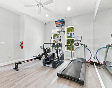 4585 Tara Cove Way - Photo Thumbnail 37