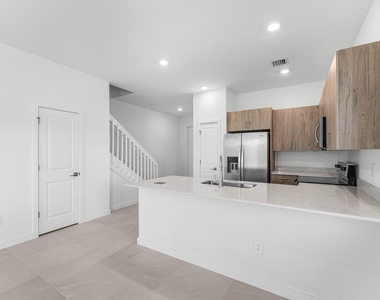 157 Lakeside Landing Court - Photo Thumbnail 11