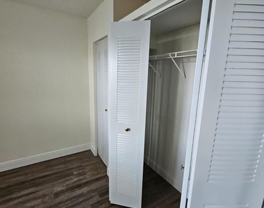 18335 Nw 68 Avenue - Photo Thumbnail 1