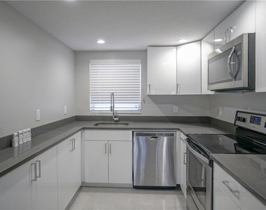 640 Ne 7th Avenue - Photo Thumbnail 2
