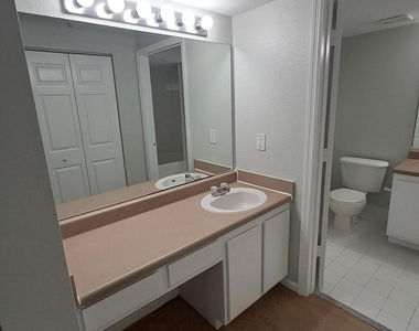 181 Sw Palm Drive - Photo Thumbnail 11