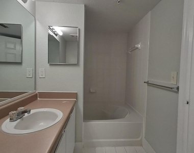 181 Sw Palm Drive - Photo Thumbnail 14
