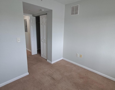 181 Sw Palm Drive - Photo Thumbnail 7