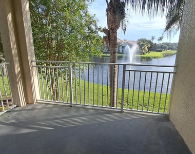 181 Sw Palm Drive - Photo Thumbnail 15