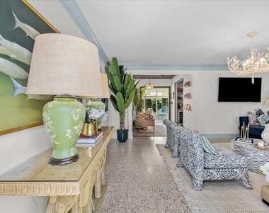 3415 N Flagler Drive - Photo Thumbnail 2
