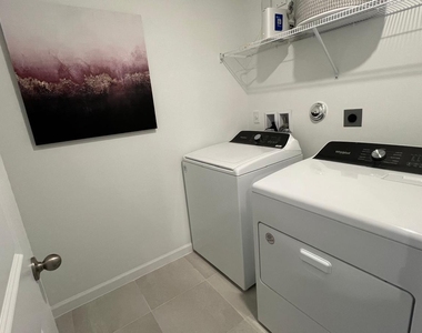 475 Salisbury Circle - Photo Thumbnail 17