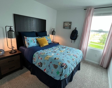475 Salisbury Circle - Photo Thumbnail 12