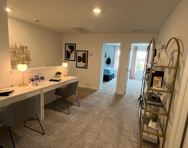 475 Salisbury Circle - Photo Thumbnail 8