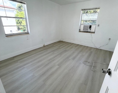 23 Sidonia Avenue - Photo Thumbnail 8