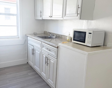 23 Sidonia Avenue - Photo Thumbnail 2