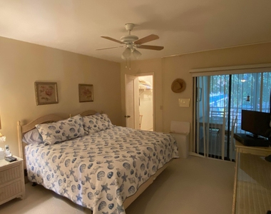 755 Saturn Street - Photo Thumbnail 3