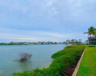 755 Saturn Street - Photo Thumbnail 15