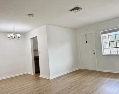 1671 Ne 33rd Street - Photo Thumbnail 2