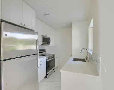 2503 Oceanview Avenue - Photo Thumbnail 3