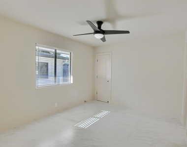 2503 Oceanview Avenue - Photo Thumbnail 12