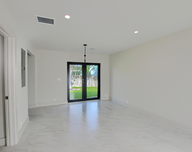 2503 Oceanview Avenue - Photo Thumbnail 1