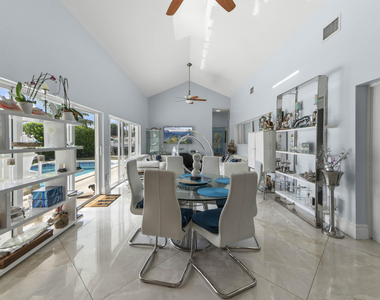 1516 Se 10th Street - Photo Thumbnail 2