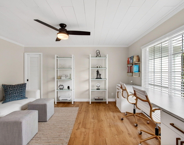 998 Sw 7th Street - Photo Thumbnail 8