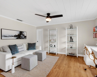 998 Sw 7th Street - Photo Thumbnail 7