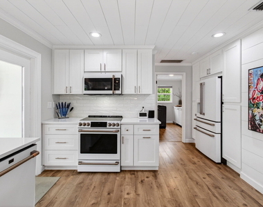 998 Sw 7th Street - Photo Thumbnail 28