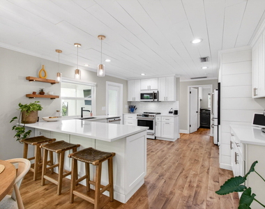 998 Sw 7th Street - Photo Thumbnail 24