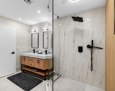 998 Sw 7th Street - Photo Thumbnail 44