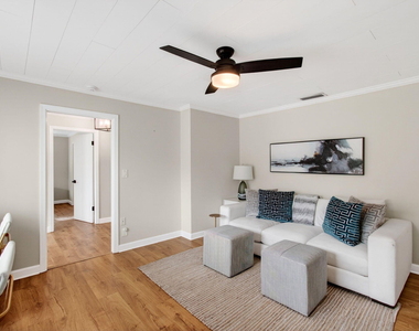 998 Sw 7th Street - Photo Thumbnail 10