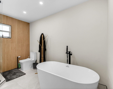 998 Sw 7th Street - Photo Thumbnail 42