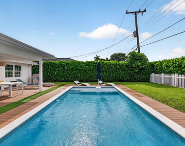 998 Sw 7th Street - Photo Thumbnail 81