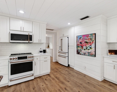 998 Sw 7th Street - Photo Thumbnail 27