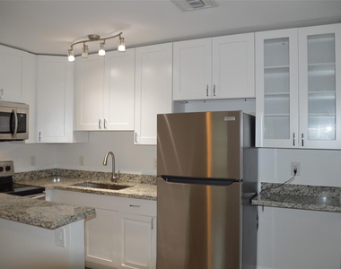 823 Ne 14th Court - Photo Thumbnail 8