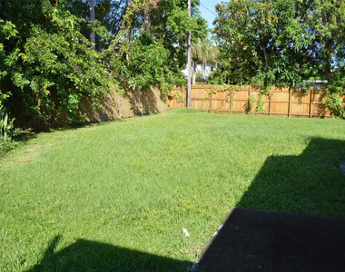 823 Ne 14th Court - Photo Thumbnail 7