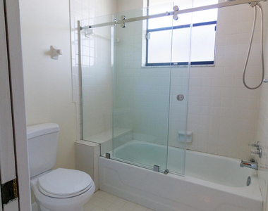 8197 Royal Palm Court - Photo Thumbnail 7