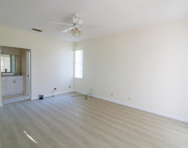 8197 Royal Palm Court - Photo Thumbnail 11