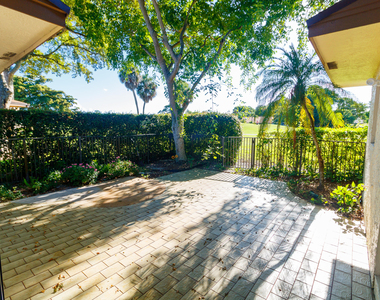 8197 Royal Palm Court - Photo Thumbnail 20