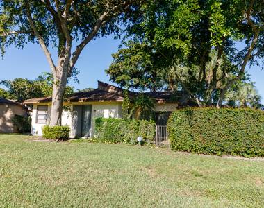 8197 Royal Palm Court - Photo Thumbnail 22