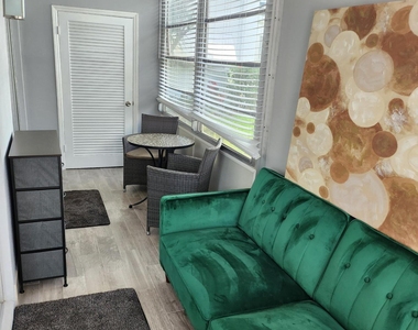 3000 Lake Osborne Drive - Photo Thumbnail 16