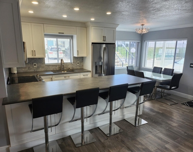 3000 Lake Osborne Drive - Photo Thumbnail 6
