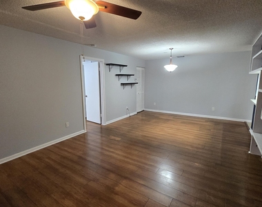 11188 Royal Palm Boulevard - Photo Thumbnail 6